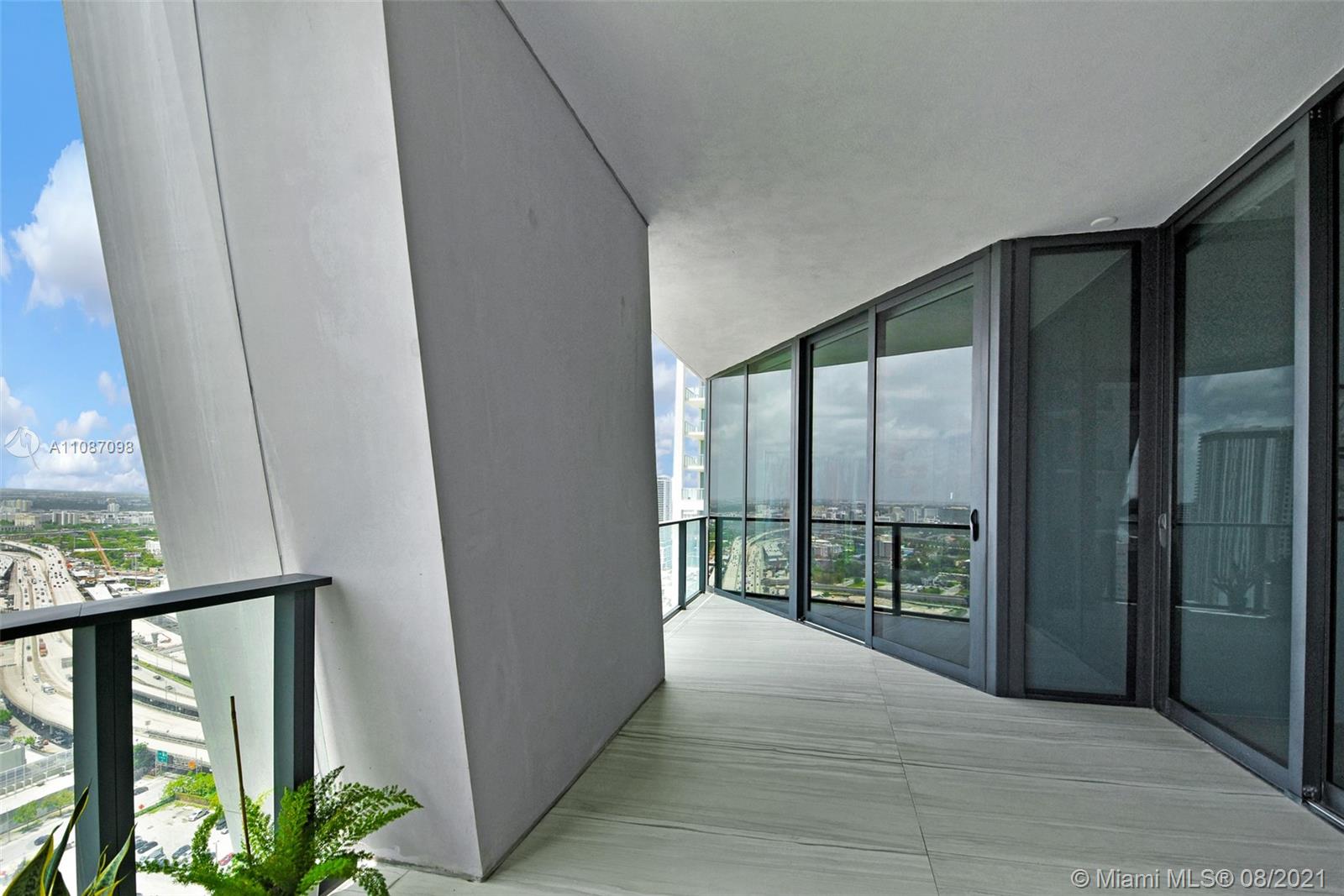 ONE THOUSAND MUSEUM - Residential