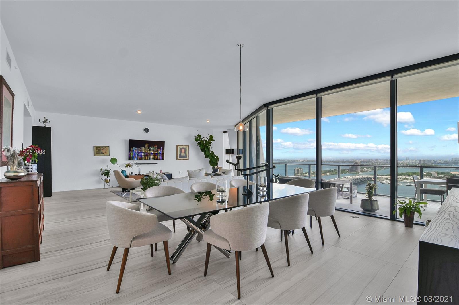 ONE THOUSAND MUSEUM - Residential