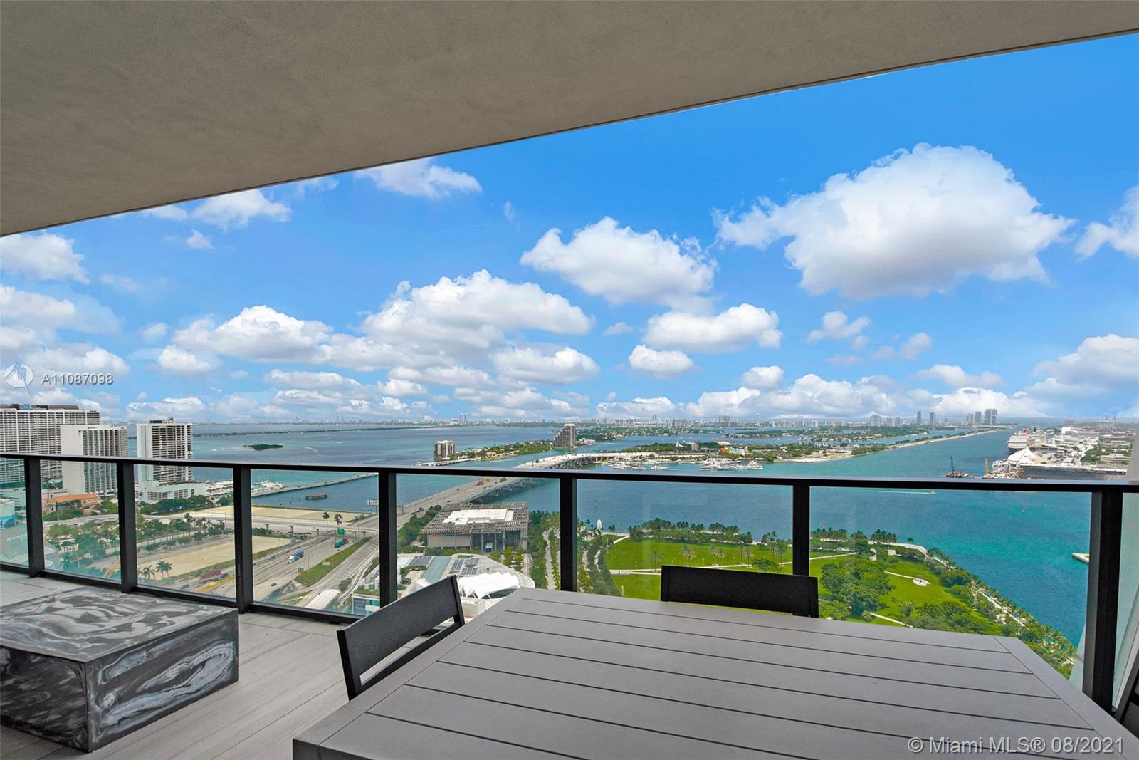 ONE THOUSAND MUSEUM - Residential