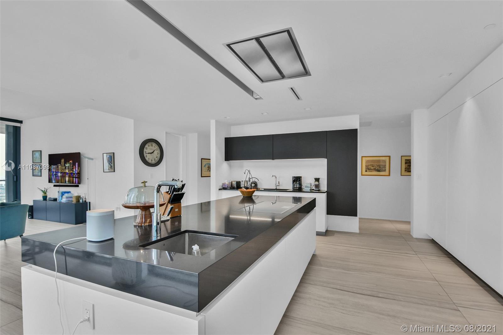 ONE THOUSAND MUSEUM - Residential