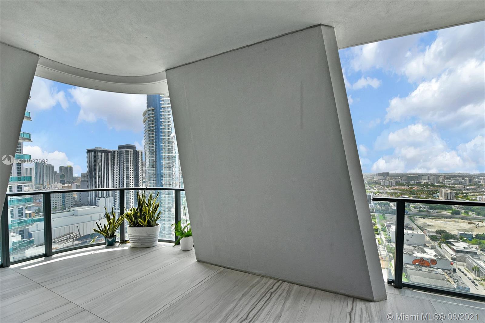 ONE THOUSAND MUSEUM - Residential