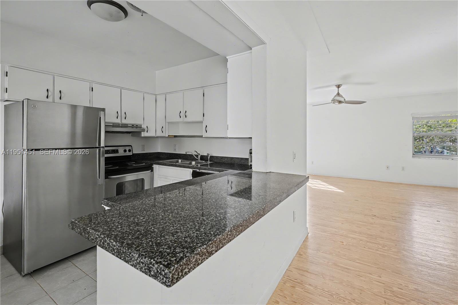 SUNRISE HARBOUR REV PL - Residential