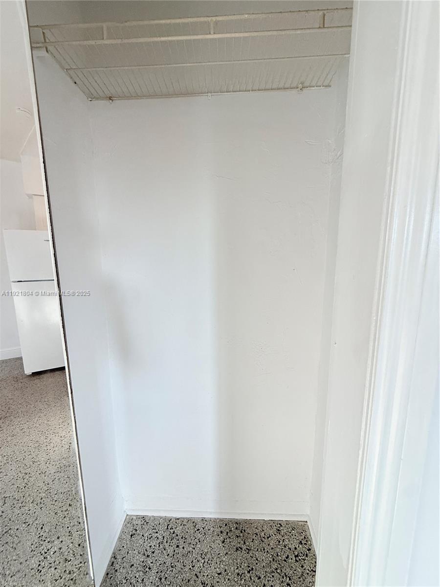 HOLLYWOOD PINES ESTATES - Residential Lease