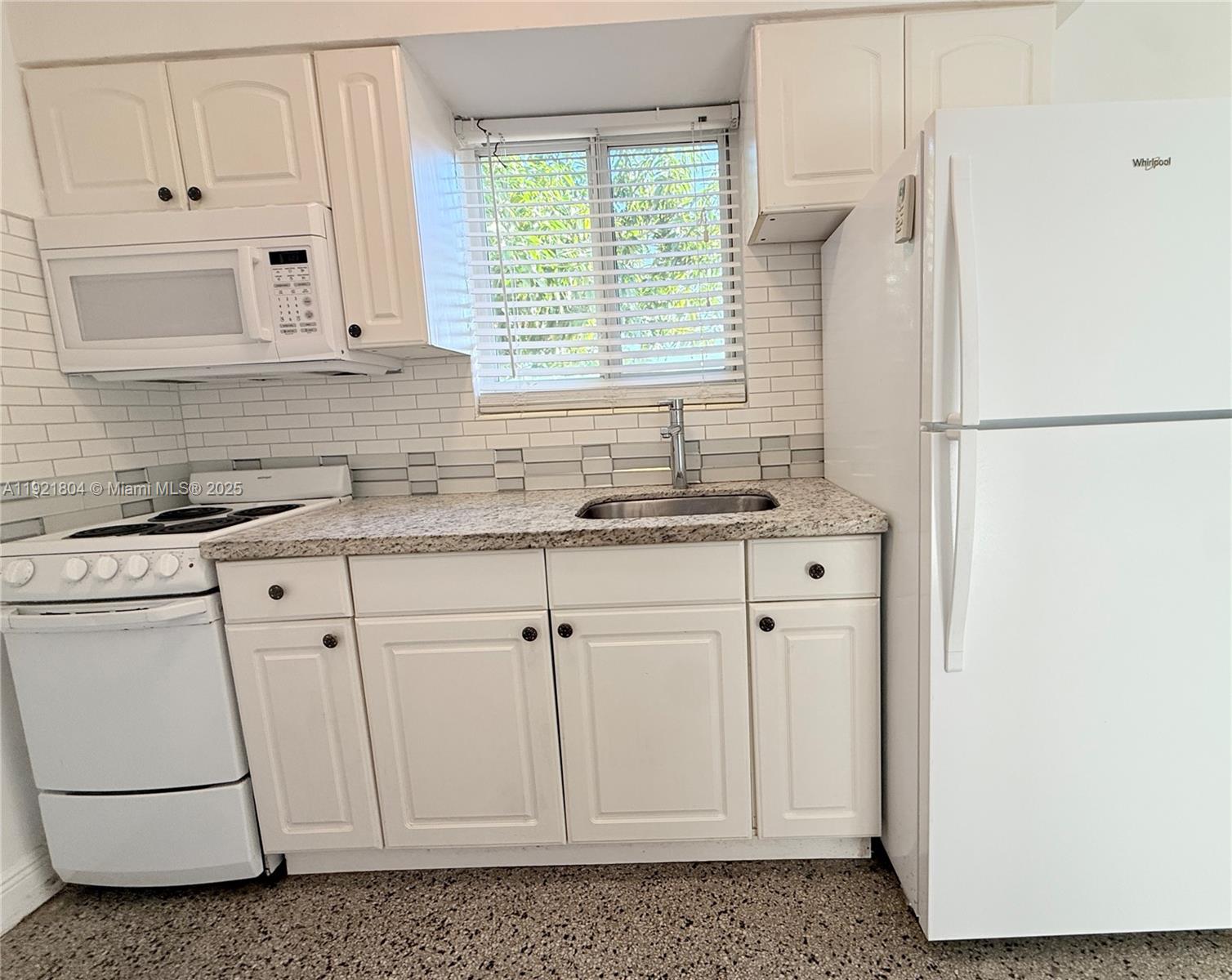 HOLLYWOOD PINES ESTATES - Residential Lease