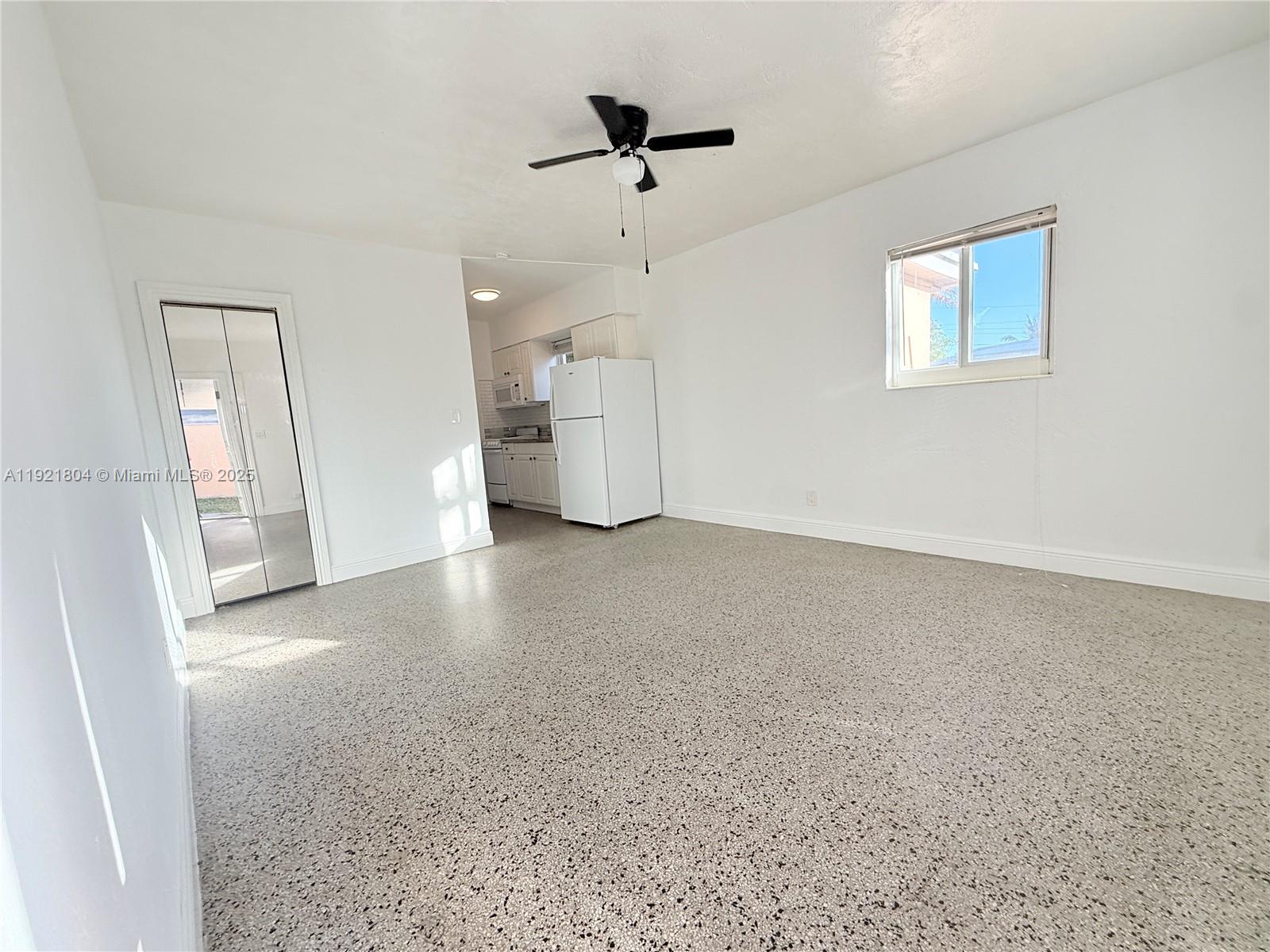 HOLLYWOOD PINES ESTATES - Residential Lease