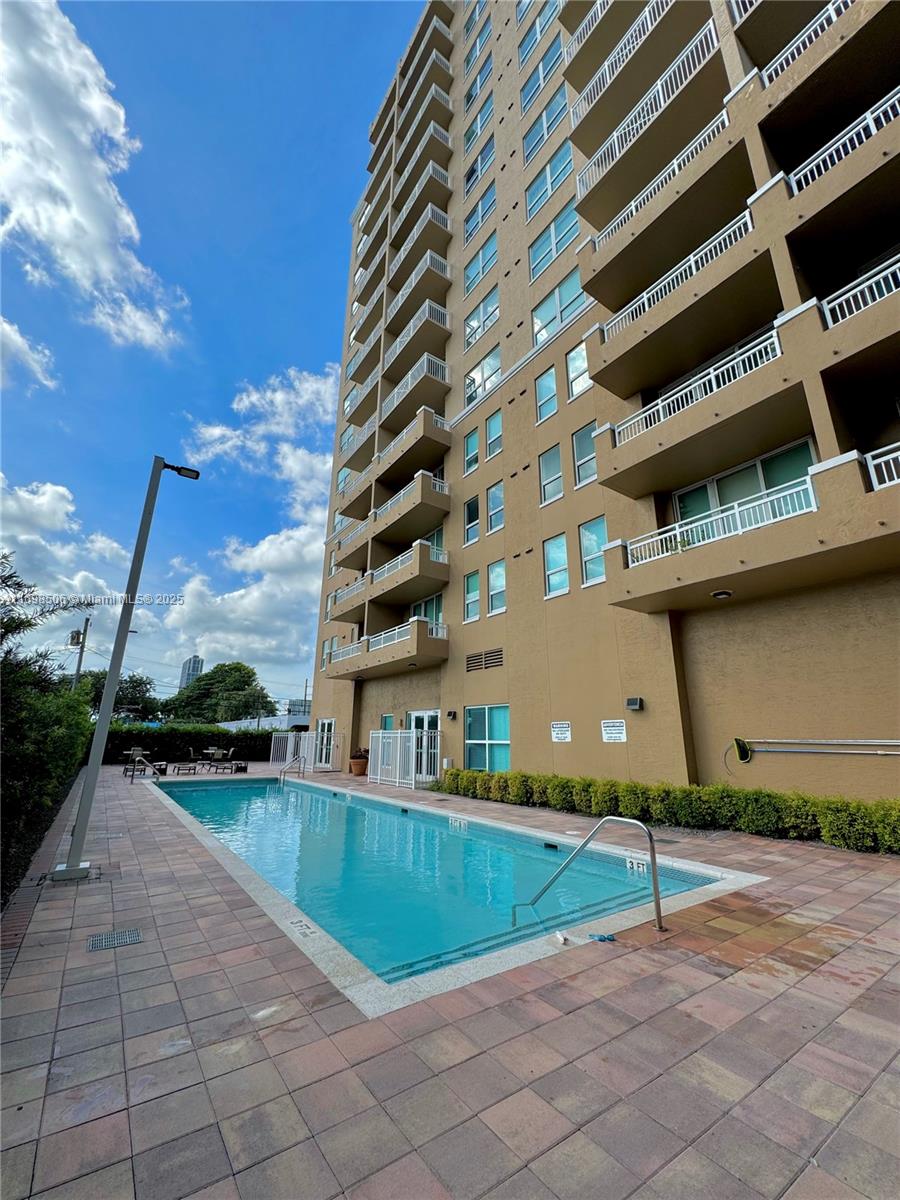 2665 Sw 37th Ave 1207, Miami, Broward County, Florida - 2 Bedrooms  
2 Bathrooms - 