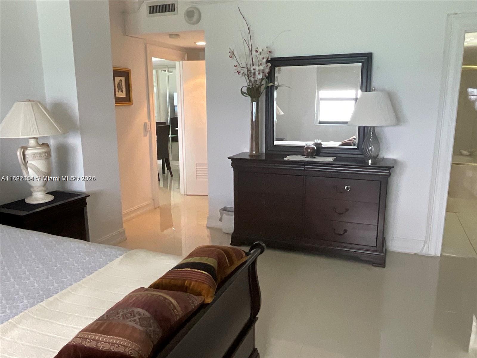 THE PLAZA OF BAL HARBOUR - Residential