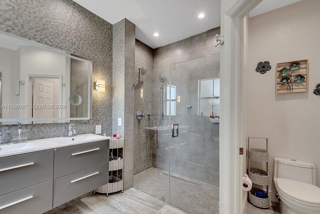 CENTURY BREEZE - Residential