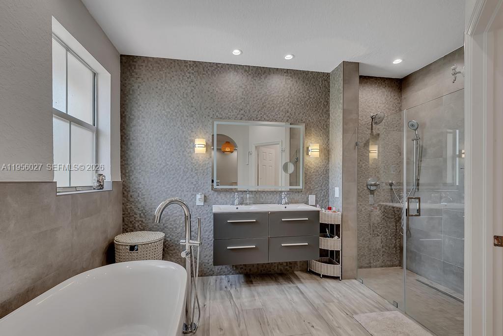 CENTURY BREEZE - Residential