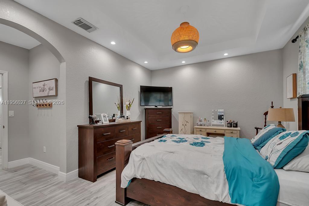 CENTURY BREEZE - Residential