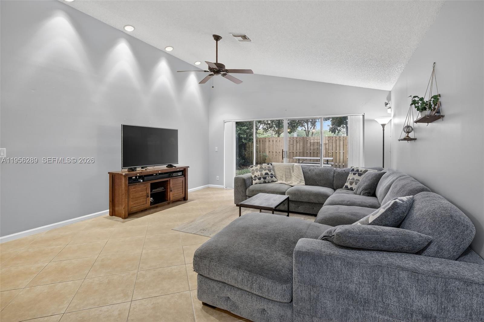 BRIDGEWATER AT PLANTATION - Residential