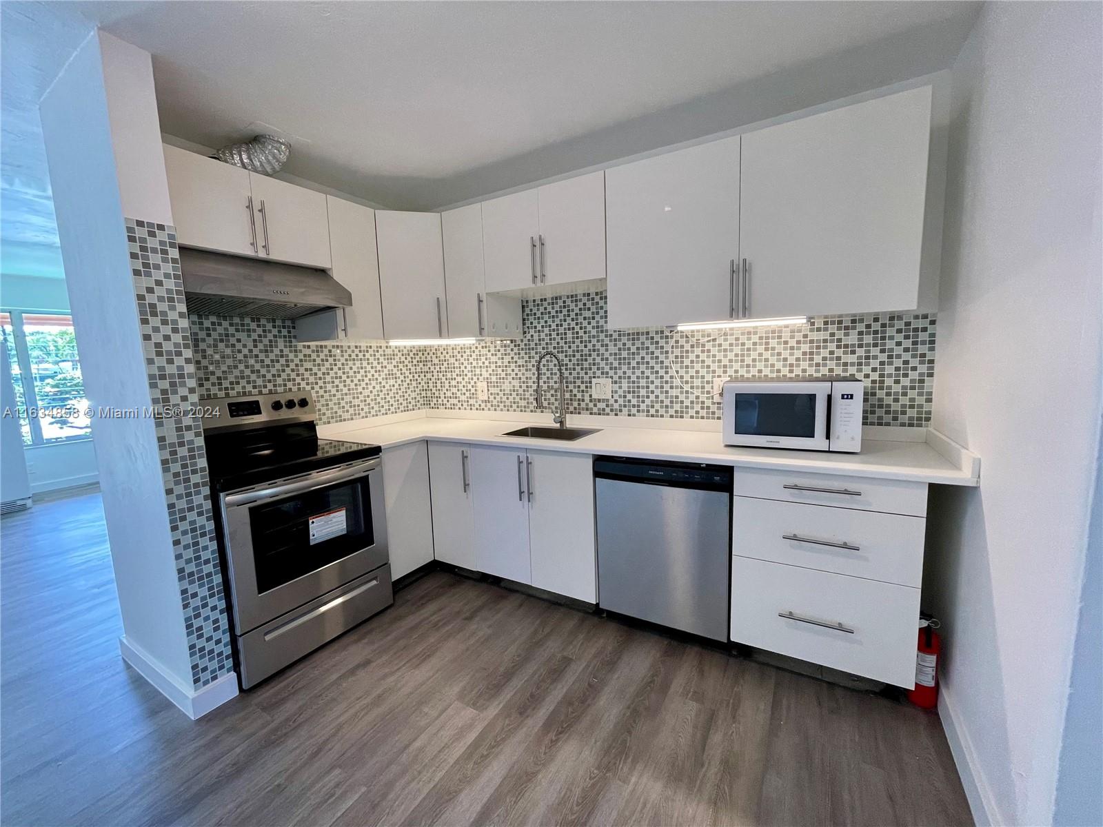 Rental Property at 903 Ne 7th St 1, Hallandale Beach, Broward County, Florida - Bedrooms: 2 
Bathrooms: 1  - $2,500 MO.