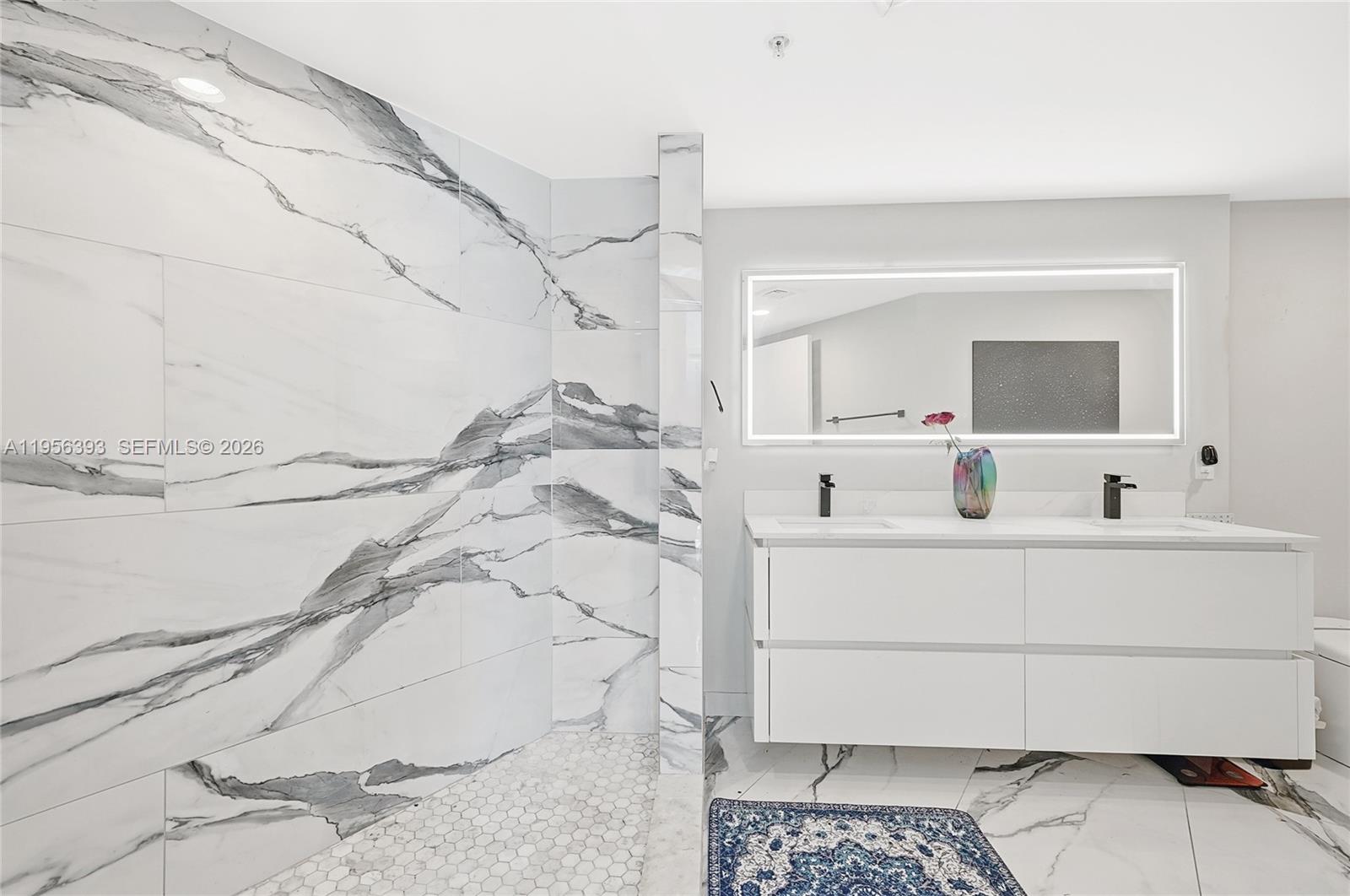 THE BRIDGEWATER CONDO - Residential