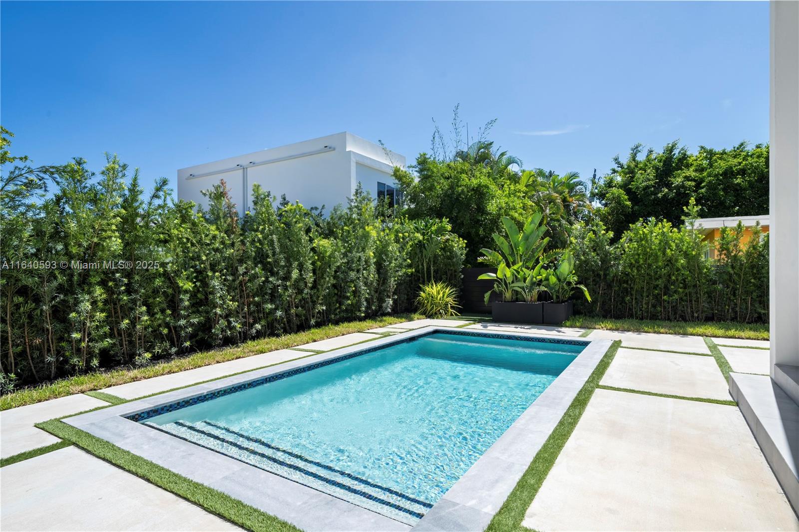 GOLDEN SHORES OCEAN BLVD - Residential