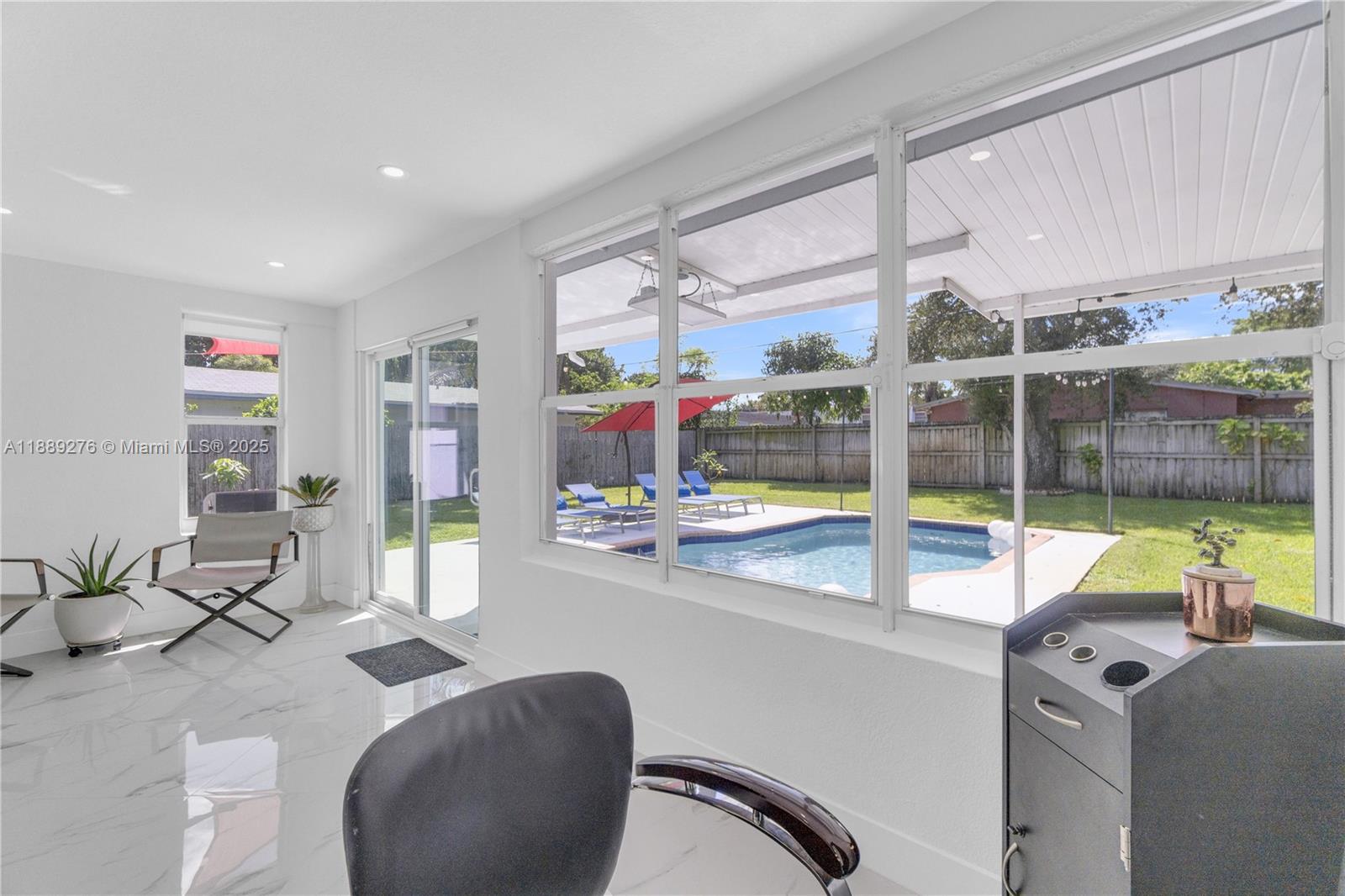 DRIFTWOOD PLAZA NO 3 - Residential