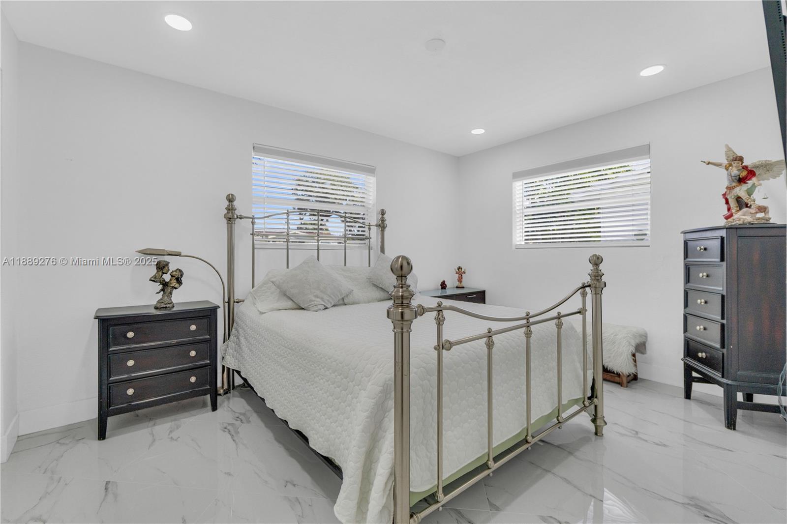 DRIFTWOOD PLAZA NO 3 - Residential