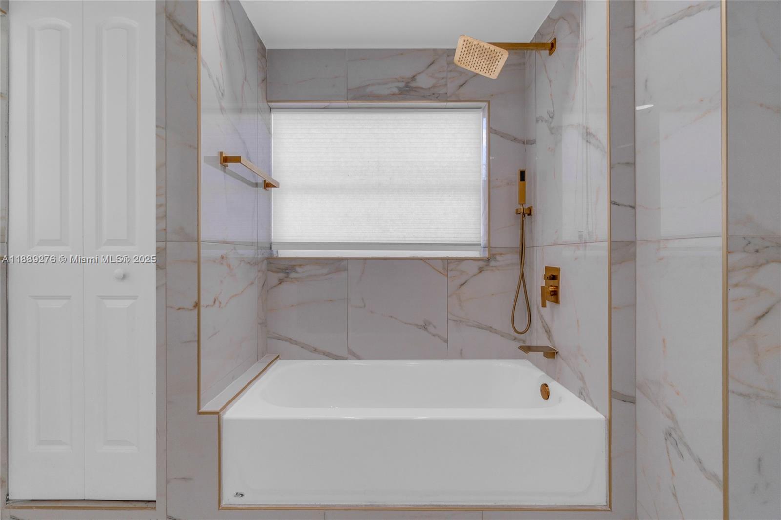 DRIFTWOOD PLAZA NO 3 - Residential