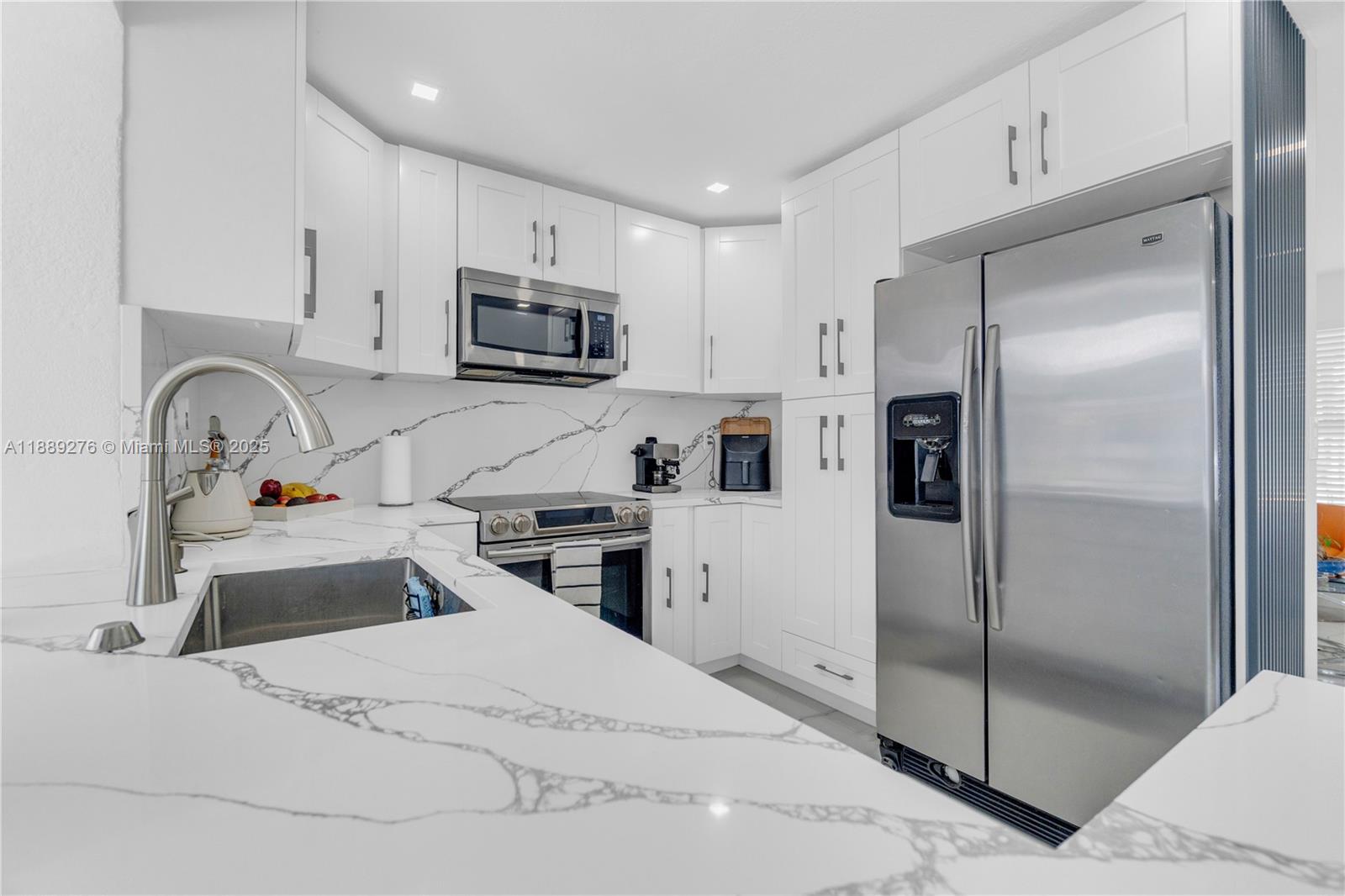 DRIFTWOOD PLAZA NO 3 - Residential