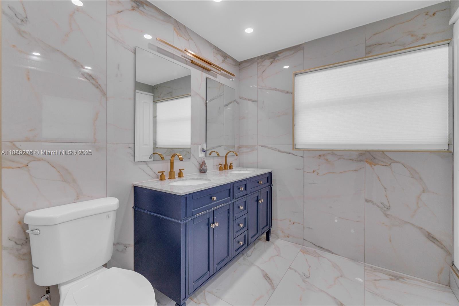 DRIFTWOOD PLAZA NO 3 - Residential