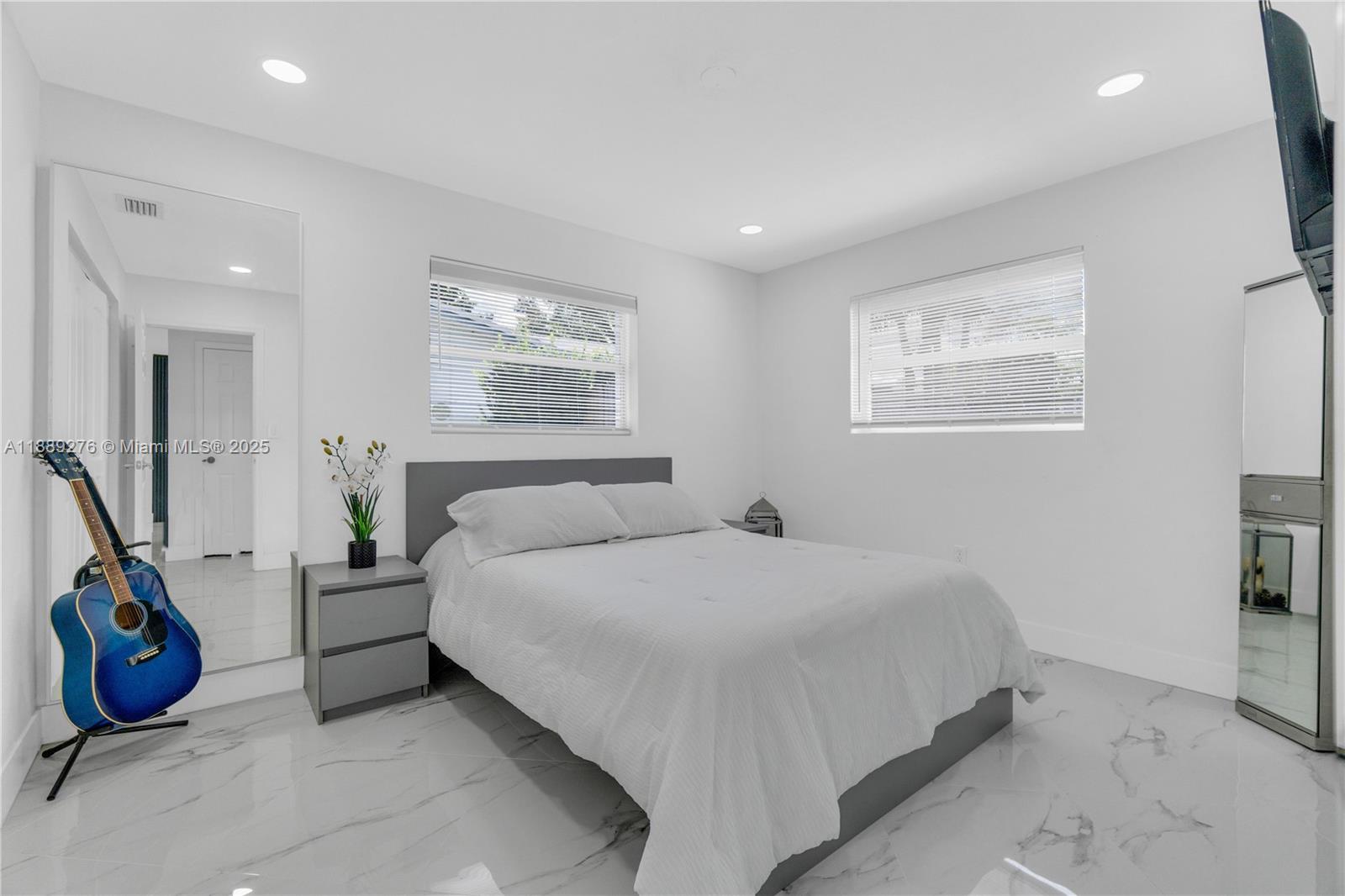 DRIFTWOOD PLAZA NO 3 - Residential