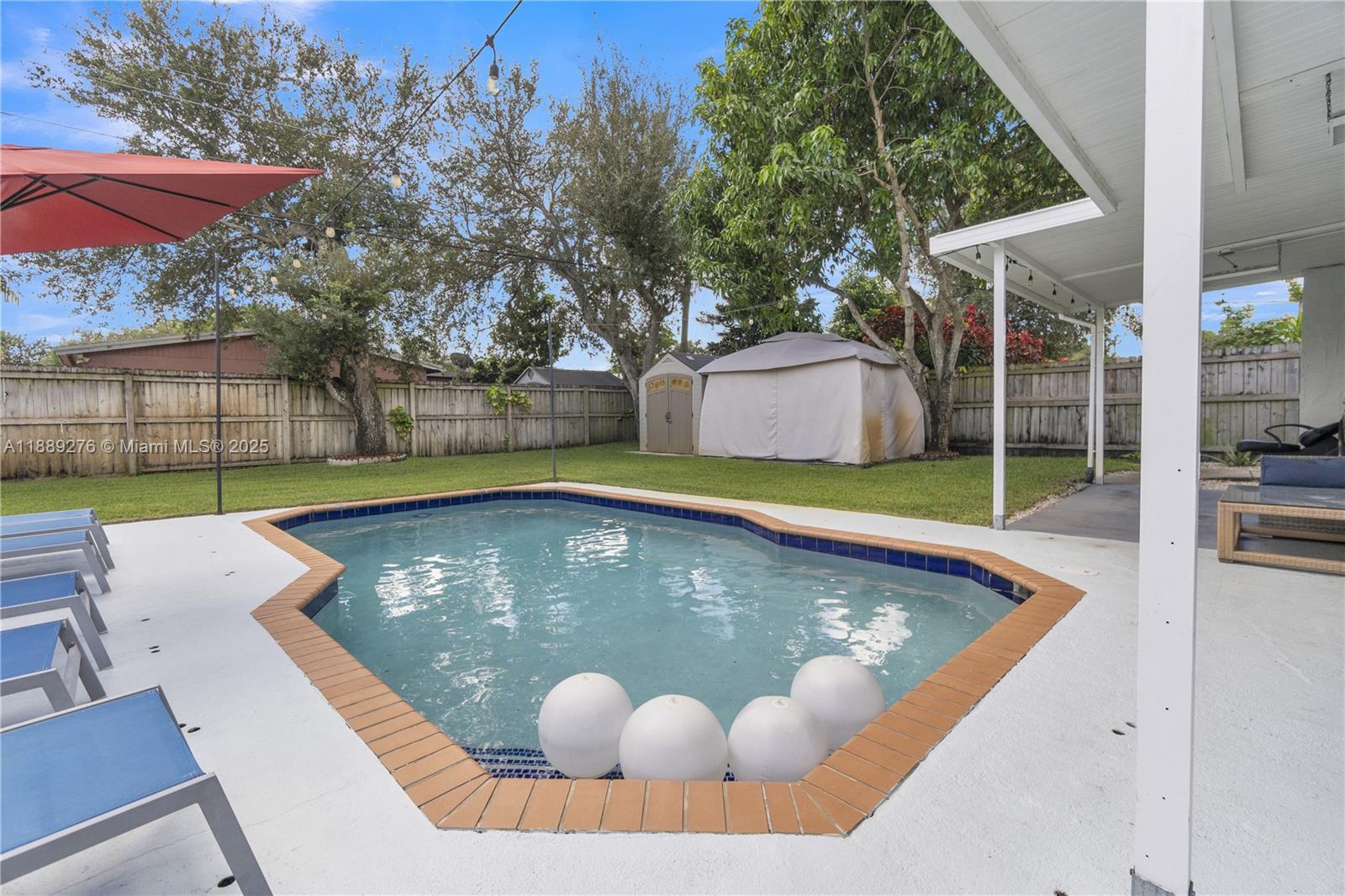 DRIFTWOOD PLAZA NO 3 - Residential