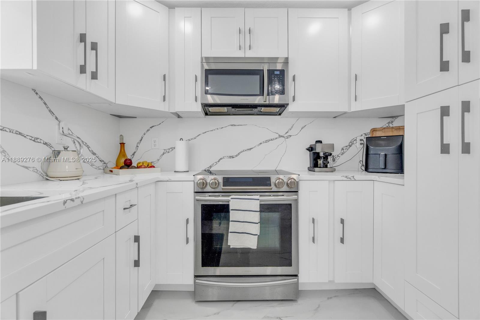 DRIFTWOOD PLAZA NO 3 - Residential