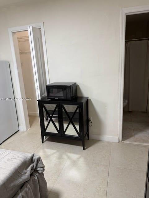 DEVON-AIRE ESTATES SEC 5 - Residential Lease