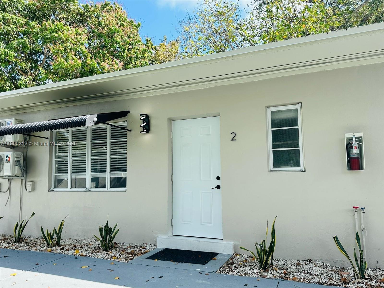 LAUDERDALE - Residential Lease