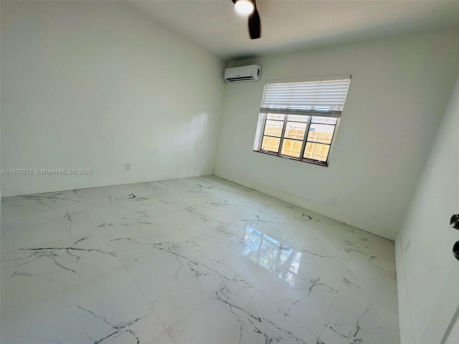 LAUDERDALE - Residential Lease