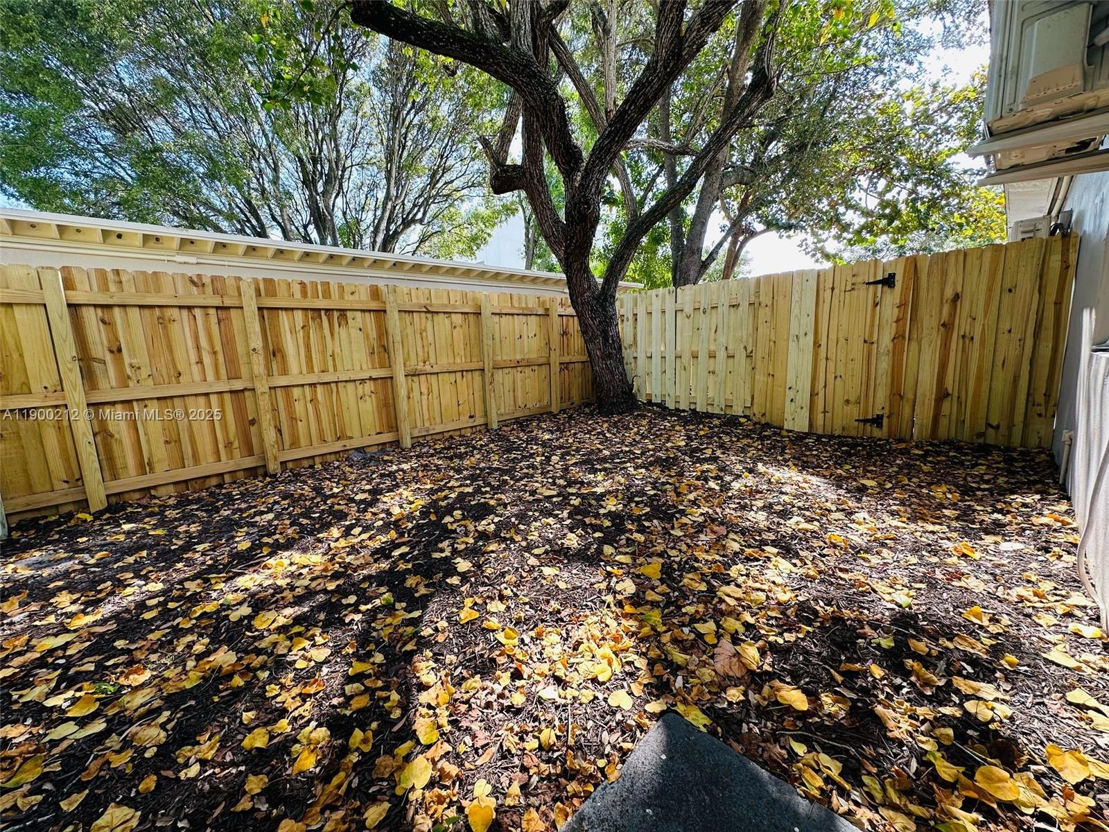 LAUDERDALE - Residential Lease