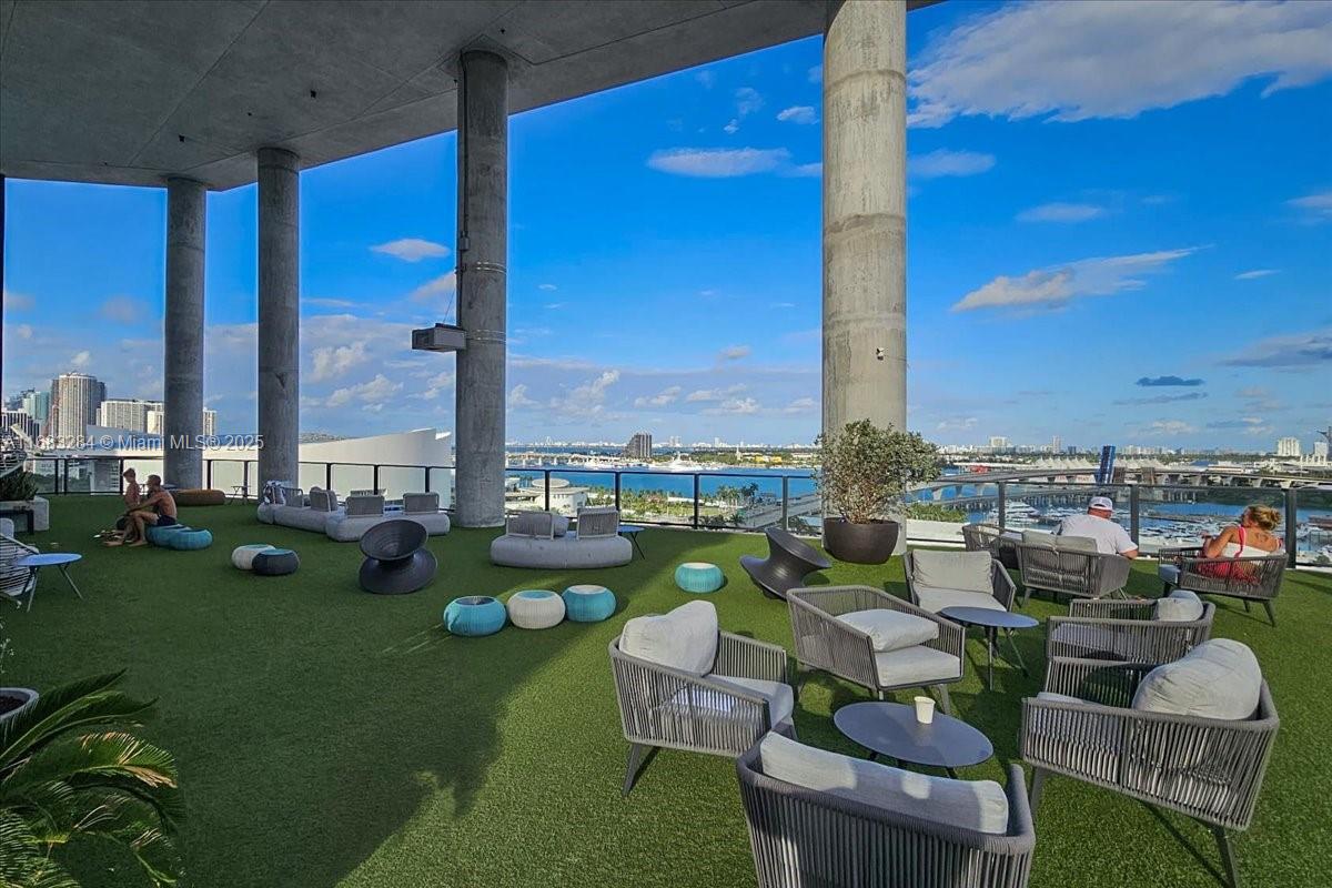 398 Ne 5th St 3707, Miami, Broward County, Florida - 1 Bedrooms  
1 Bathrooms - 