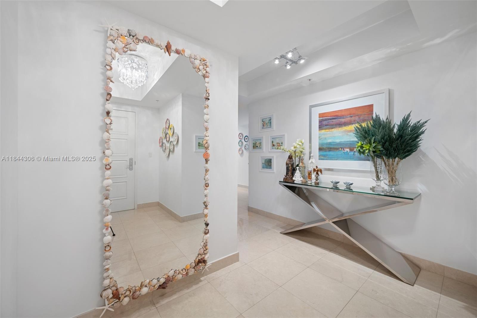 ST TROPEZ ON THE BAY 1 CO - Residential