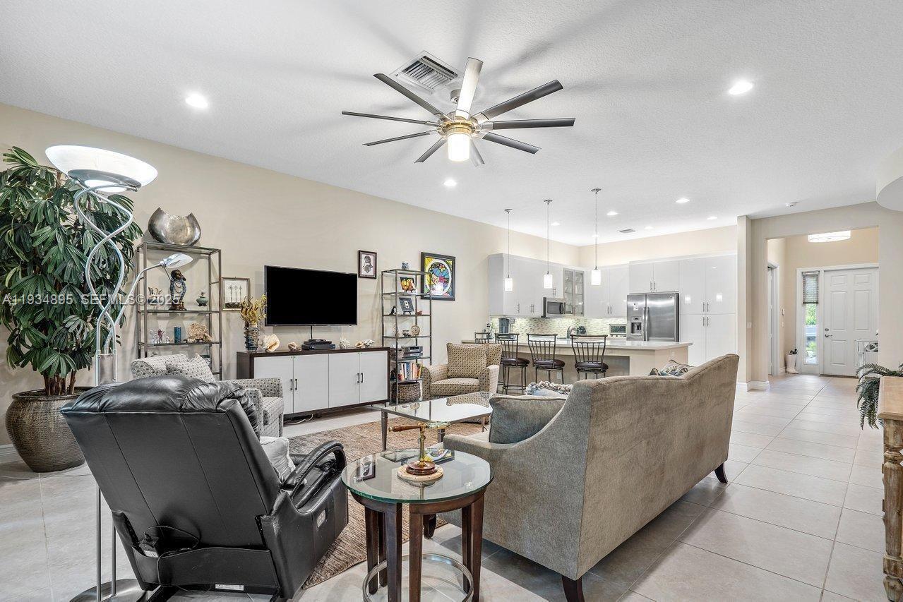 VALENCIA COVE AGR PUD PL - Residential