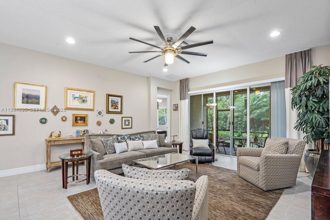 VALENCIA COVE AGR PUD PL - Residential