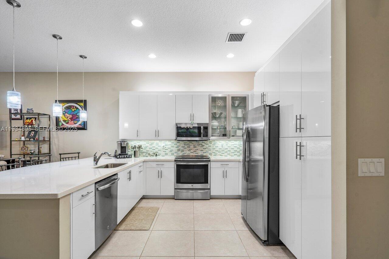 VALENCIA COVE AGR PUD PL - Residential