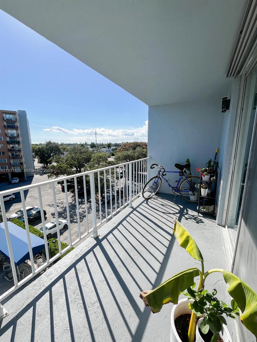 THREE HORIZONS NORTH COND - Residential Lease