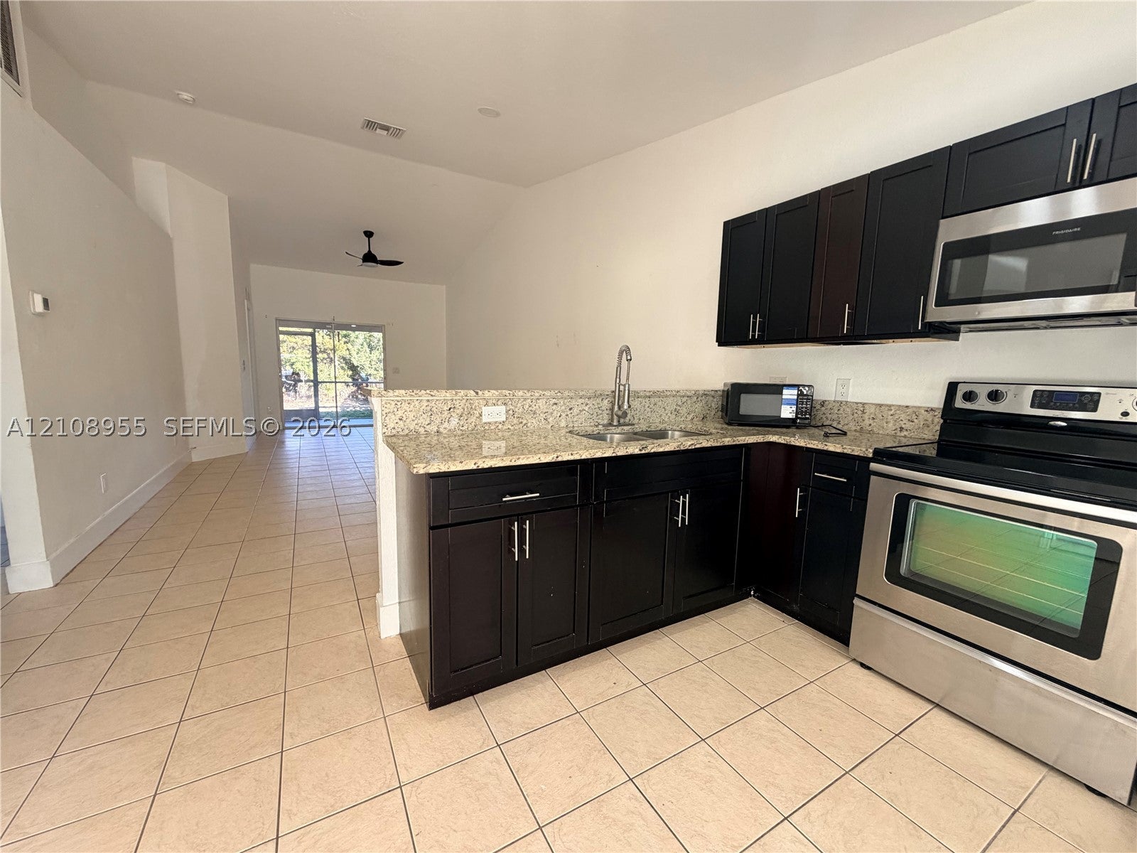 1412-1414 W 12th St