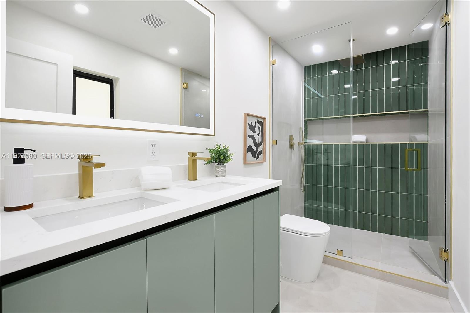 THE COVE - Residential