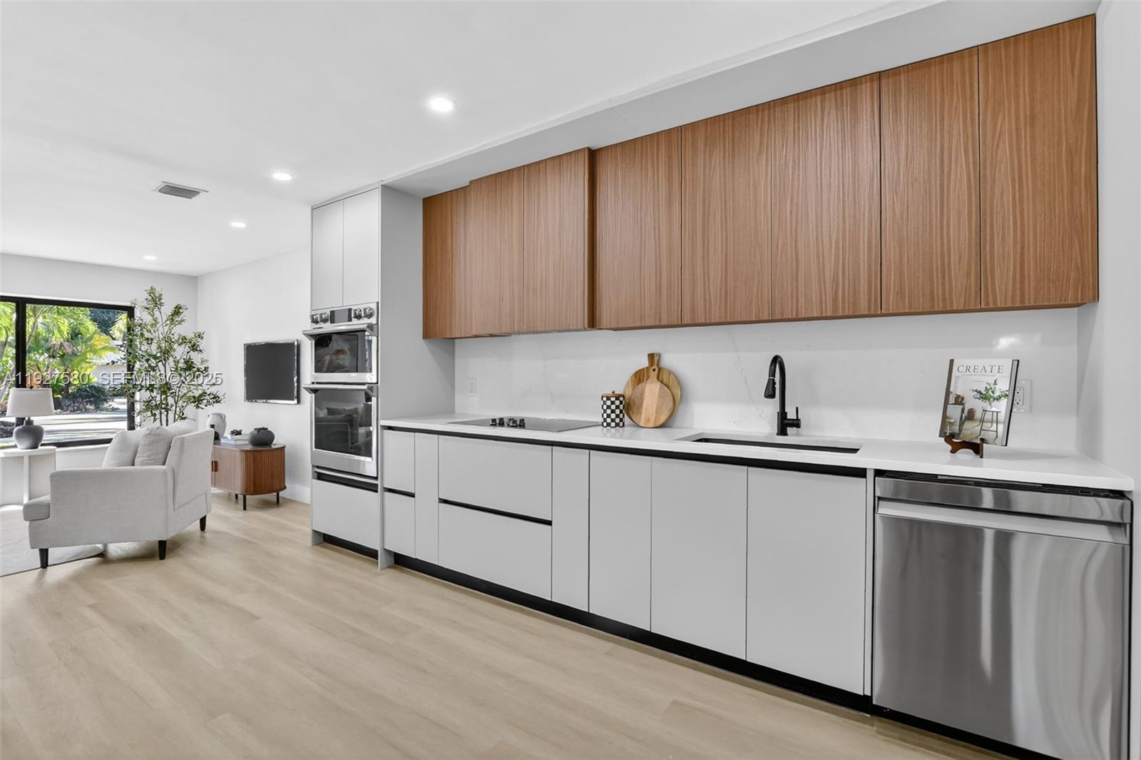 THE COVE - Residential