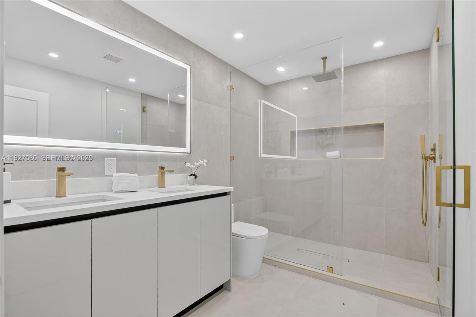 THE COVE - Residential