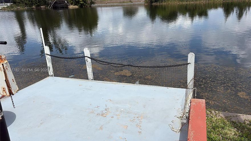 Waterfront single-family house. Priced to sell, easy to show, won't last at this price.
Short sale not approved