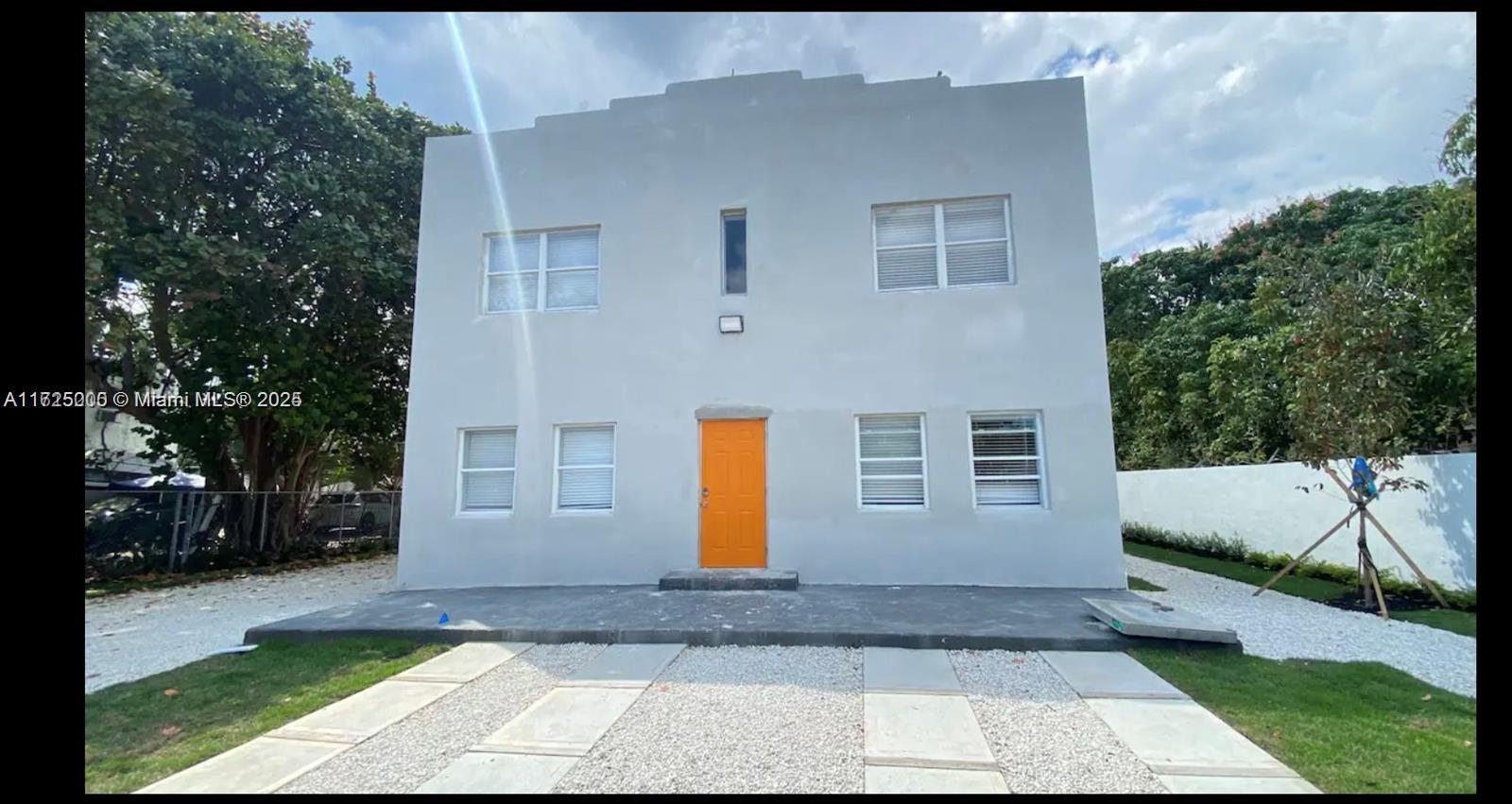 6828 Nw 3rd Ave 4, Miami, Broward County, Florida - 2 Bedrooms  
1 Bathrooms - 
