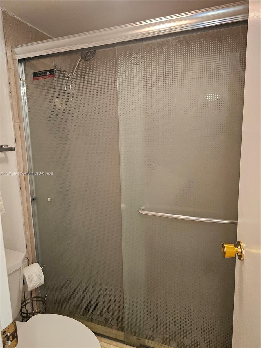 BISCAYA IV CONDO - Residential