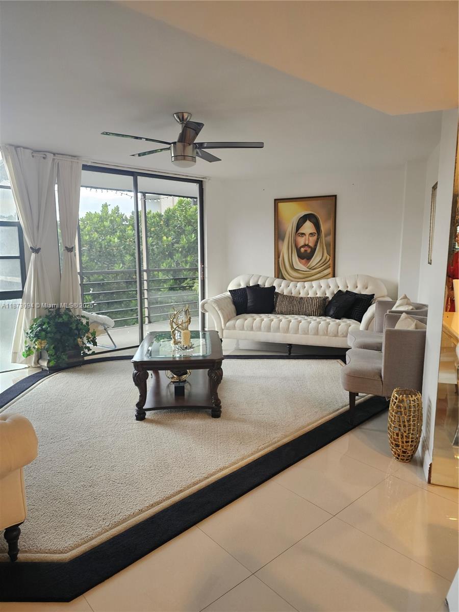 BISCAYA IV CONDO - Residential