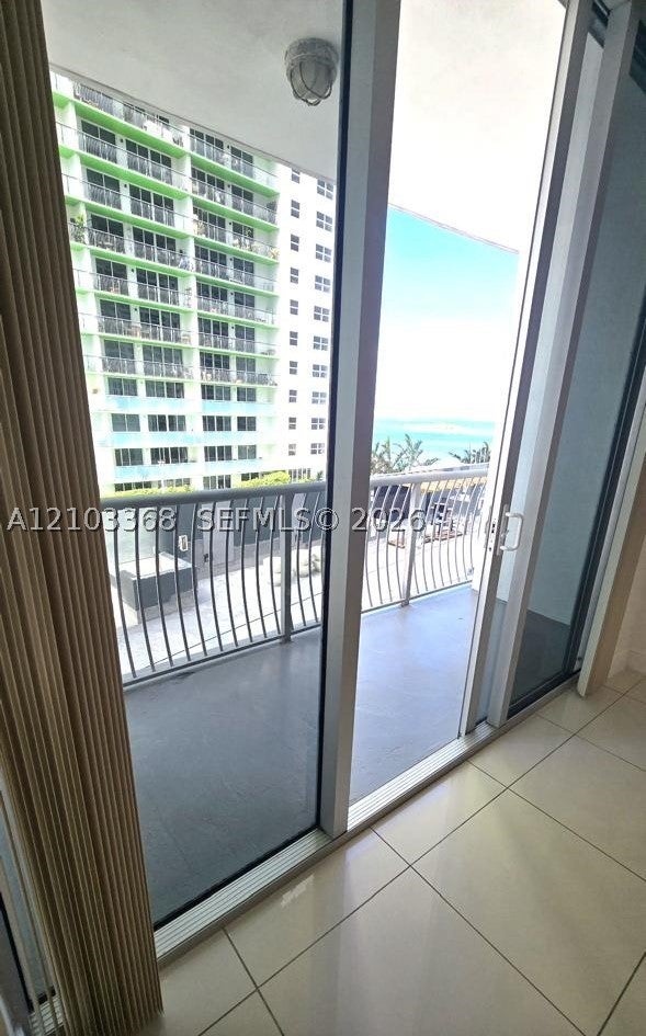 1750 N Bayshore Dr 1209