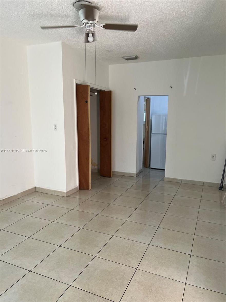 Rent efficiency in a very central area of ??Hialeah, close to shopping malls and expressways