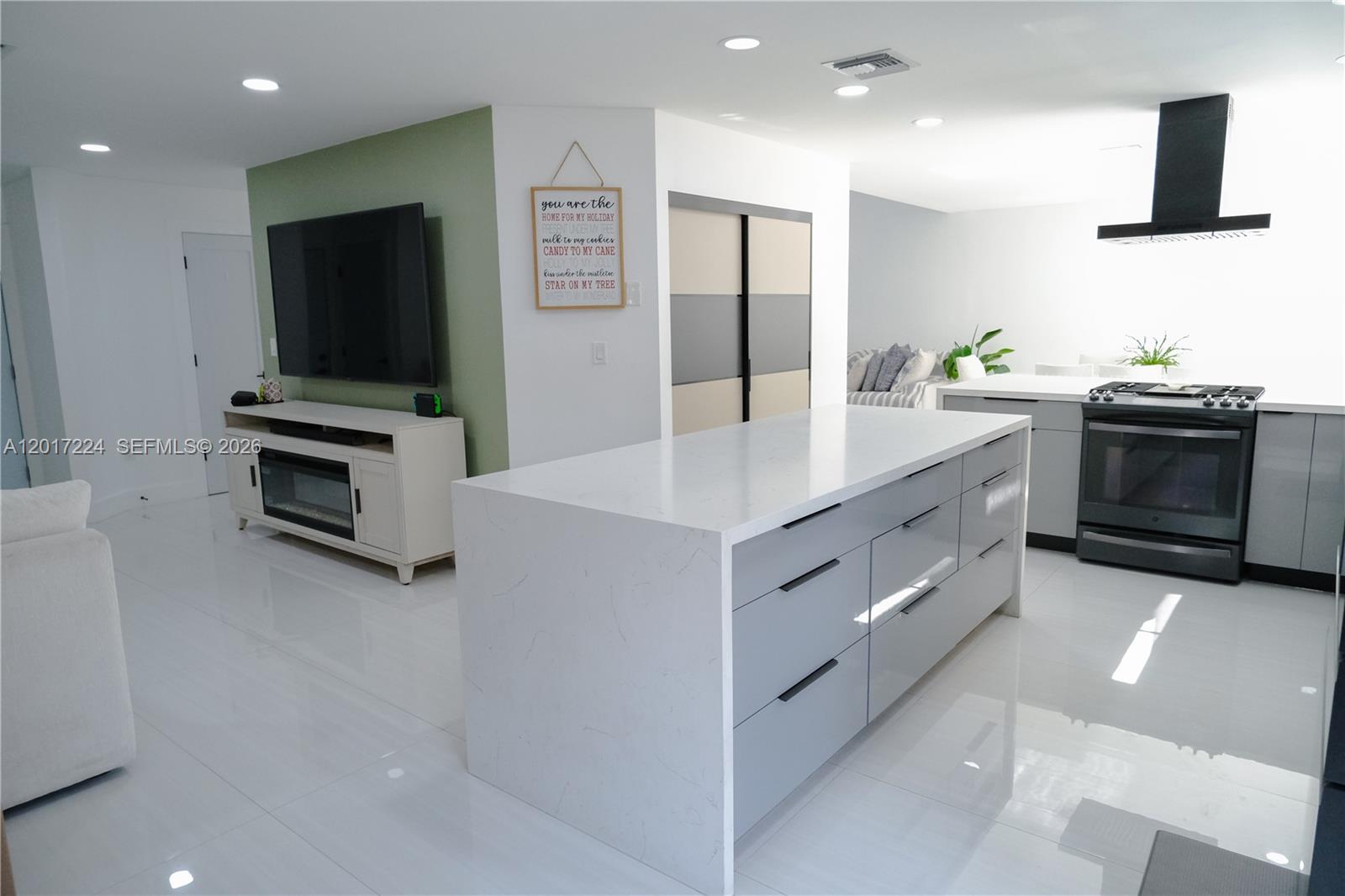 HIGHLANDS AT KENDALL - Residential