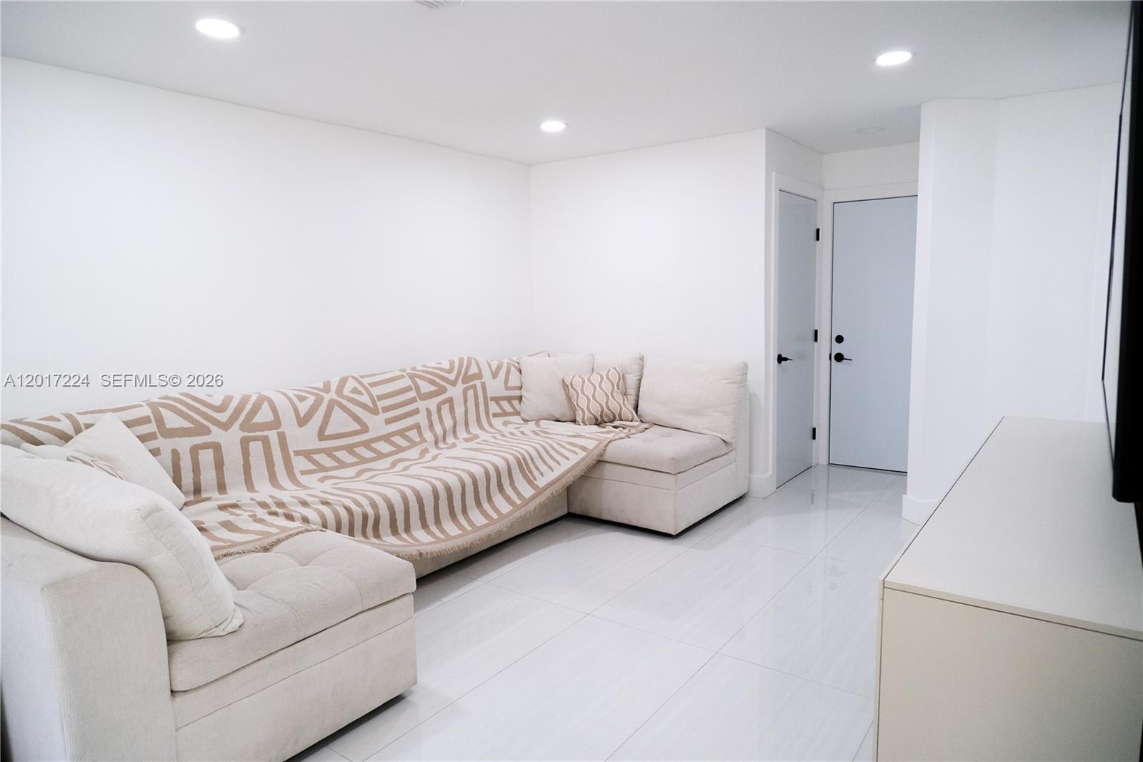 HIGHLANDS AT KENDALL - Residential