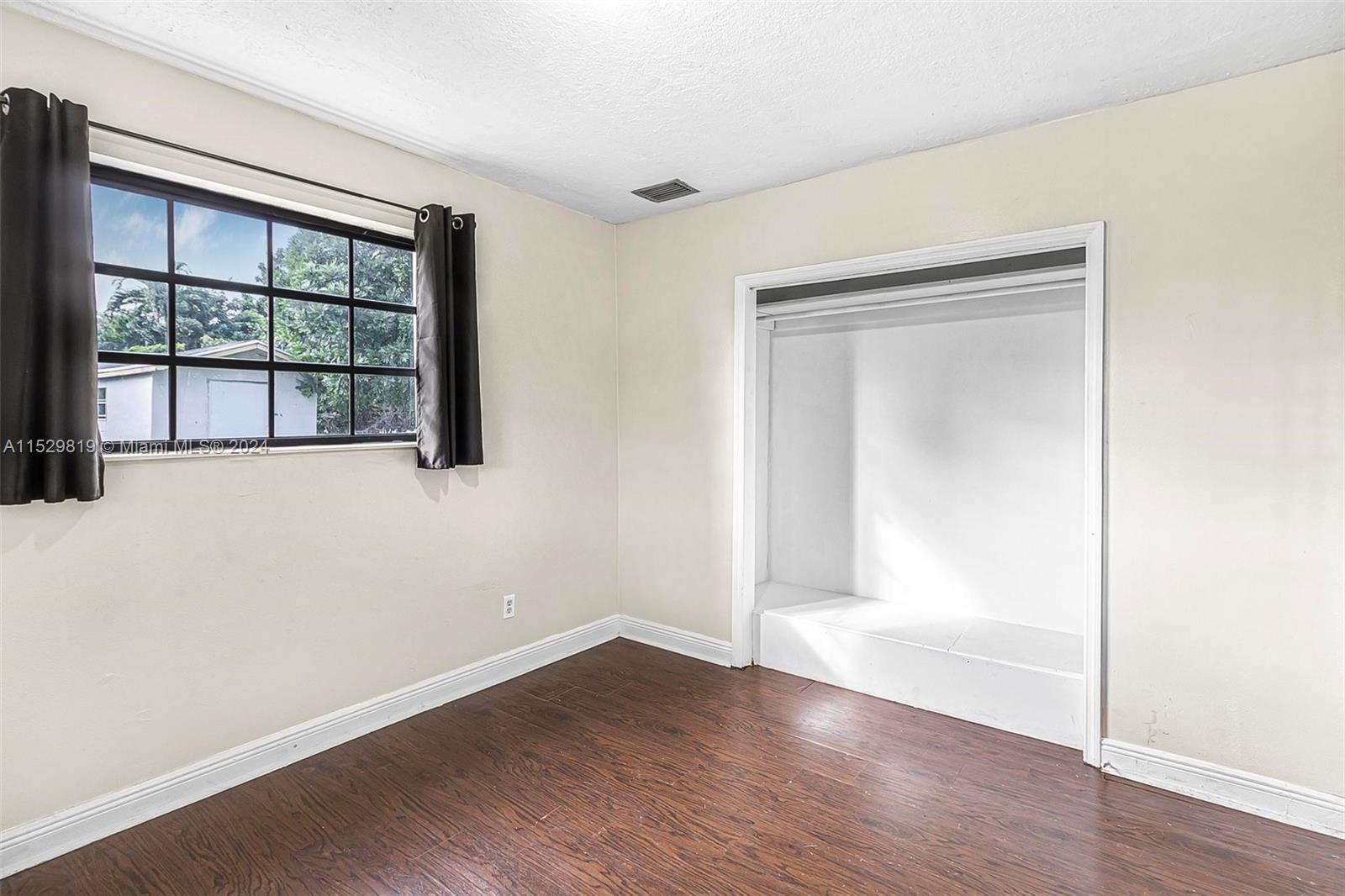 Acreage - Residential Lease