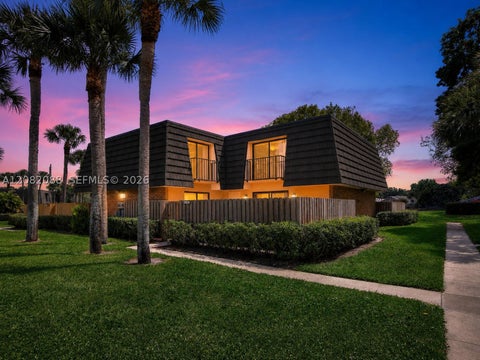Photo of 2404 24th Way, West Palm Beach, FL 33407 (MLS # A12082088)